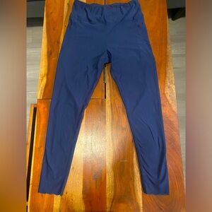 Mondetta Navy High-Waisted Performance Leggings - Size Medium